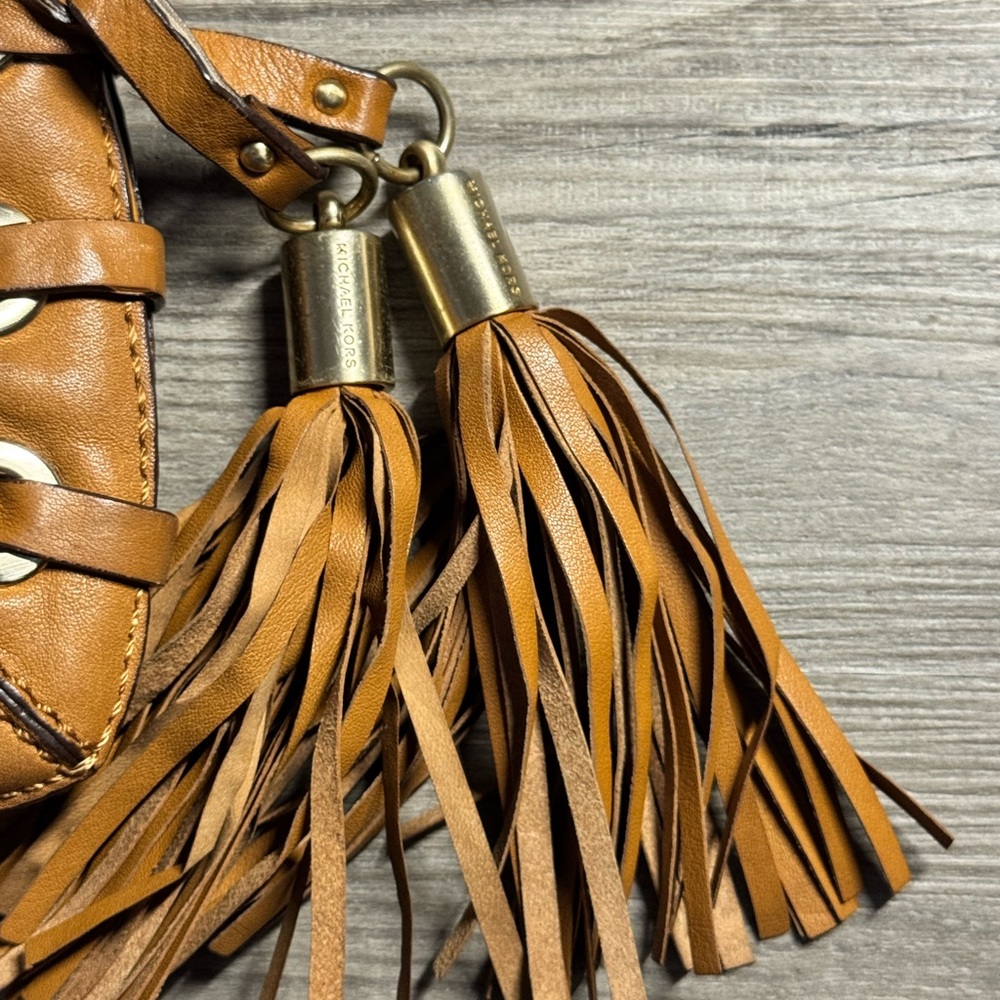 Michael Kors Y2K Astor Grommet Bag with Tassel Accent - Picture 5 of 5